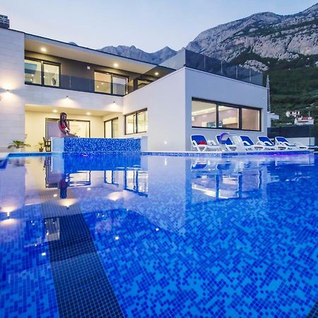 Villa Lacus Макарска Екстериор снимка