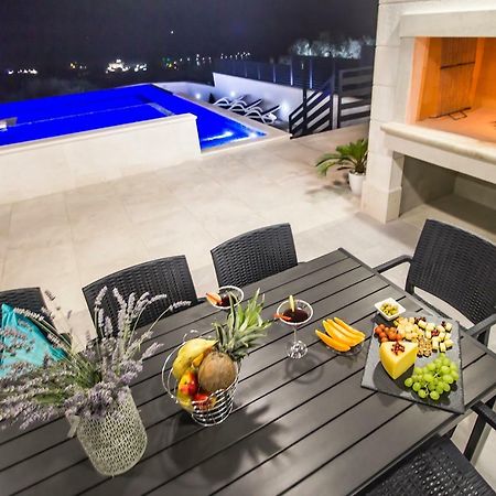 Villa Lacus Макарска Екстериор снимка