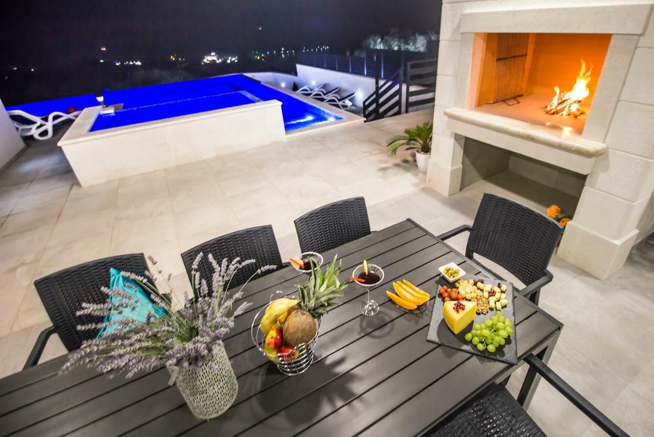 Villa Lacus Макарска Екстериор снимка
